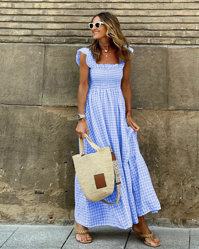 Beautifully Finished Dress in a Timeless Design