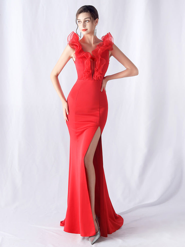 Effortlessly Elegant Dress with a Timeless Design