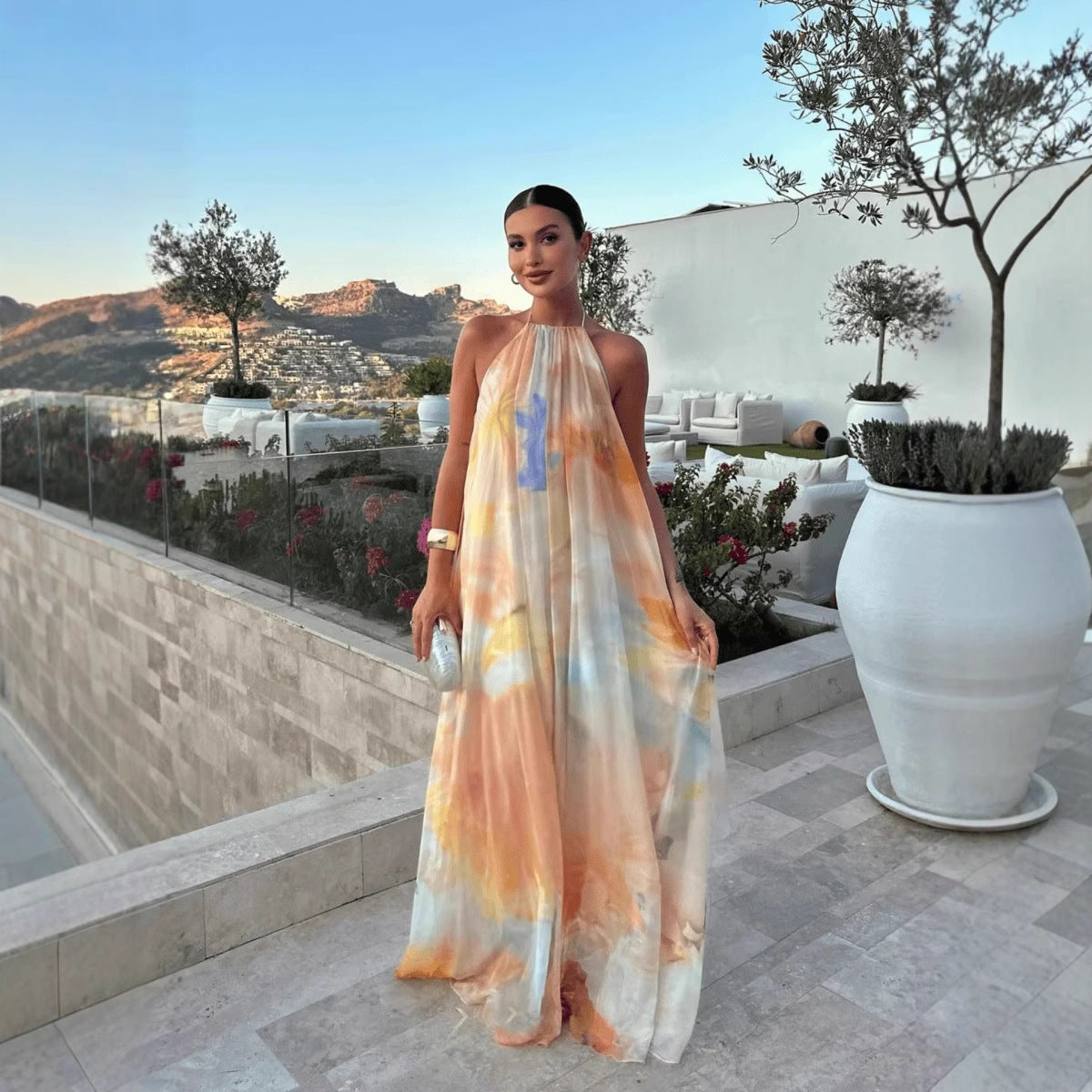 Beautifully Crafted Dress in a Classic Style