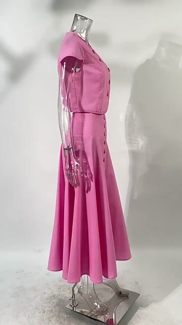Classic Vintage Dress with a Flattering Fit