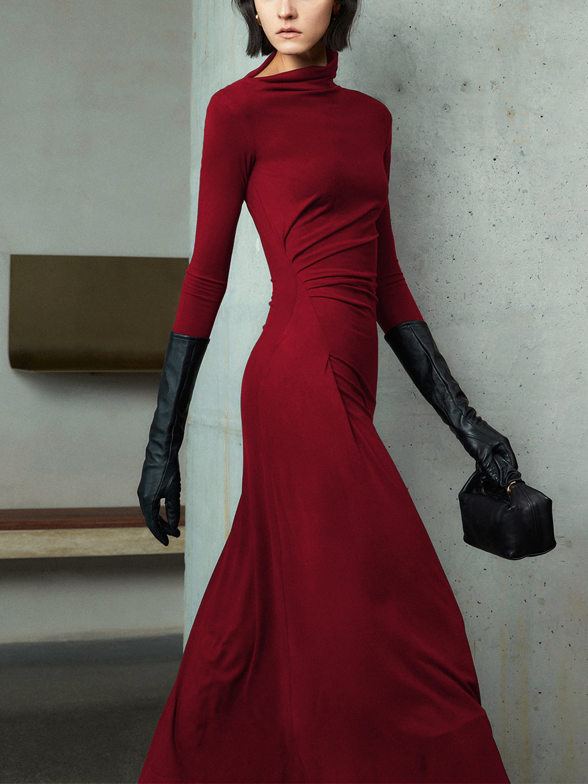 Well Tailored Dress with a Graceful Silhouette