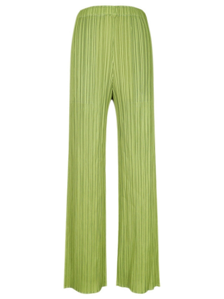 Well Tailored Pants with a Graceful Silhouette