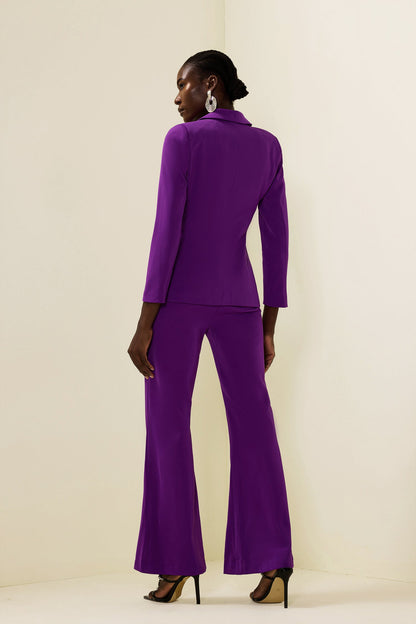 Well Tailored Pants with a Graceful Silhouette