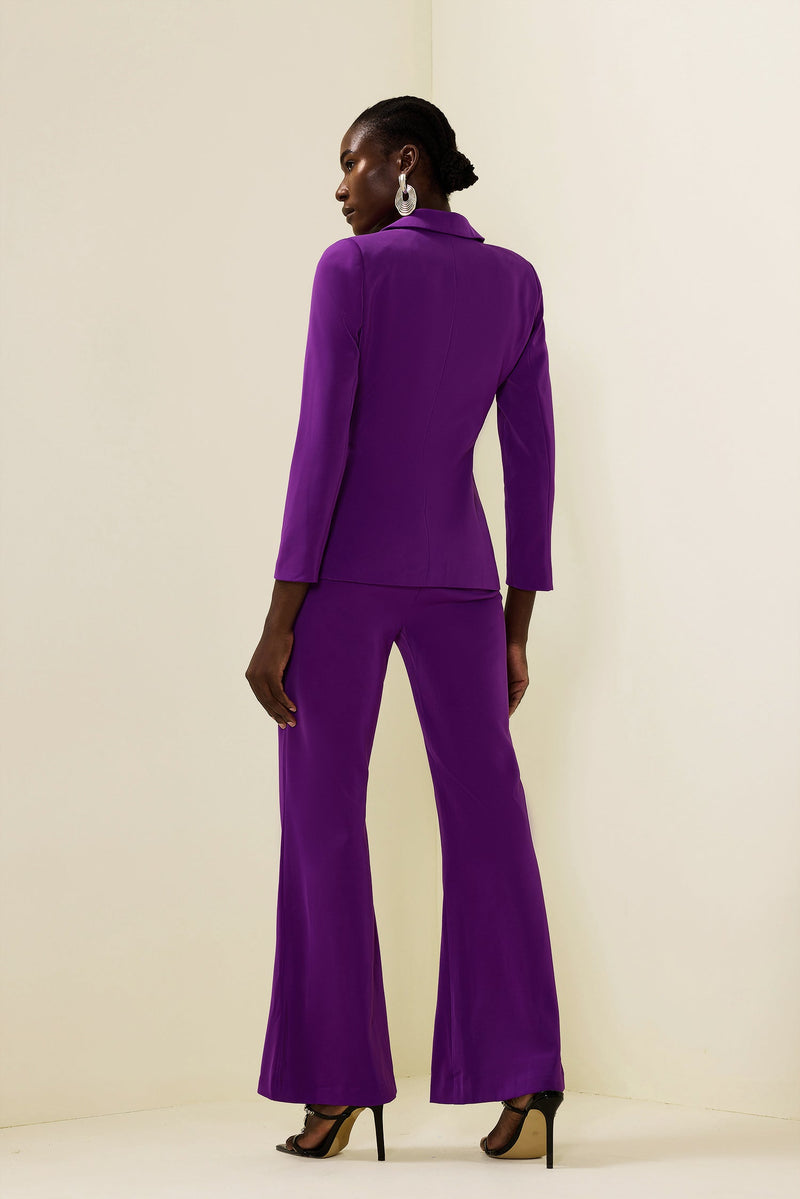 Well Tailored Pants with a Graceful Silhouette