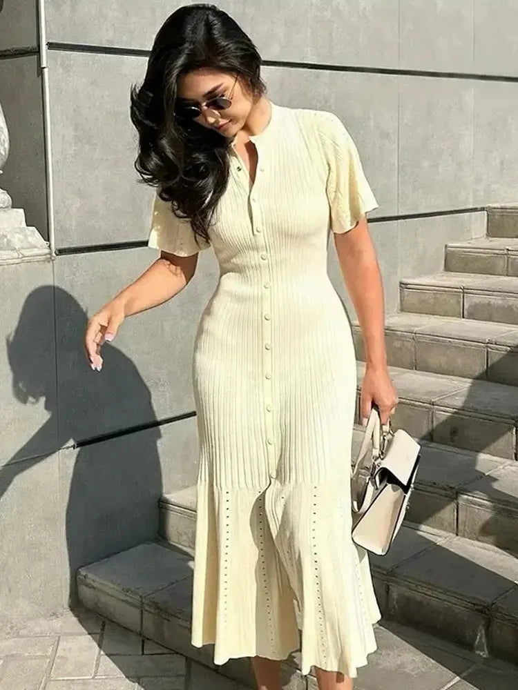 Beautifully Crafted Dress in a Classic Style