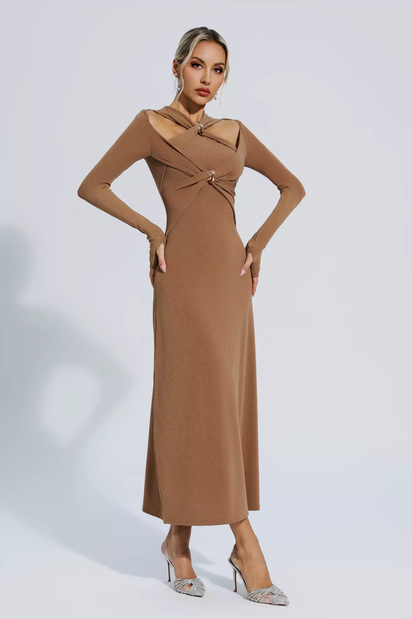 Beautifully Finished Dress in a Timeless Design