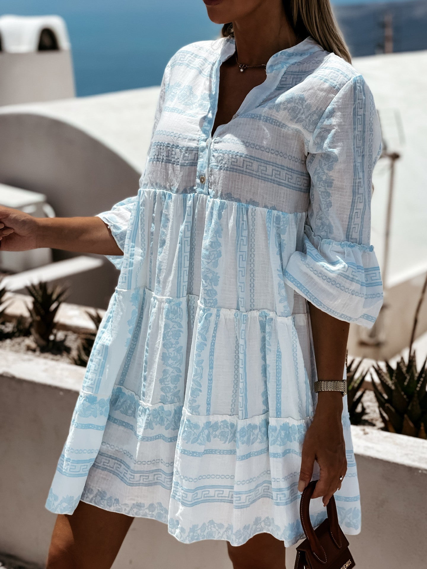 Beautifully Finished Dress in a Timeless Design