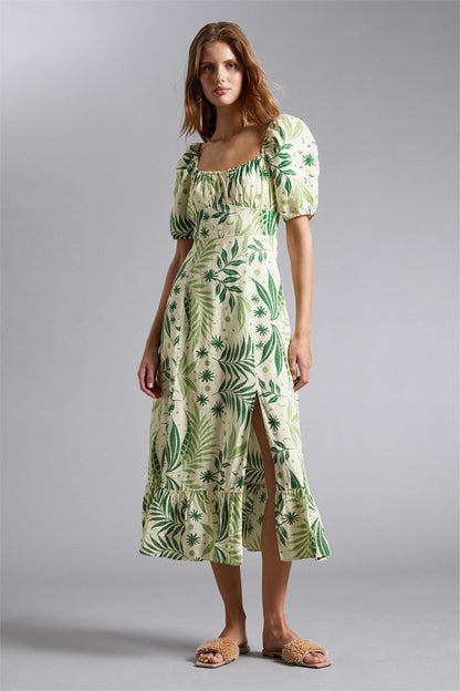 Polished Dress with an Effortless Classic Look
