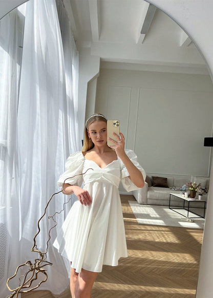 Beautifully Finished Dress in a Timeless Design