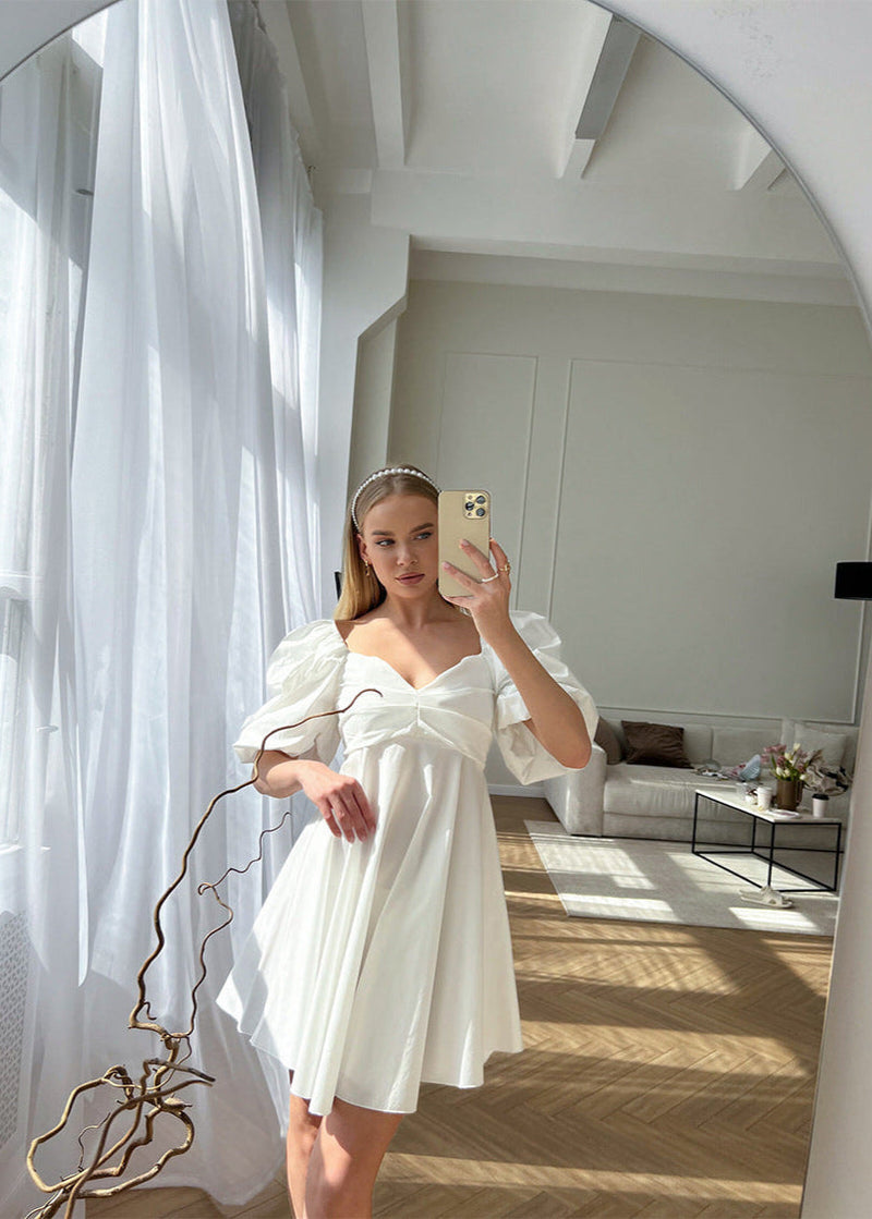 Beautifully Finished Dress in a Timeless Design