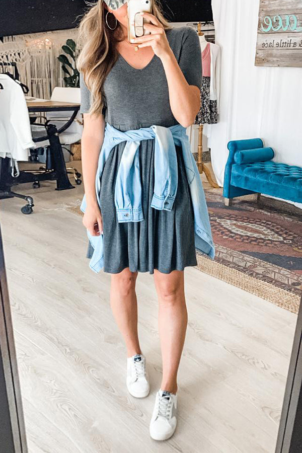 Beautifully Finished Dress in a Timeless Design