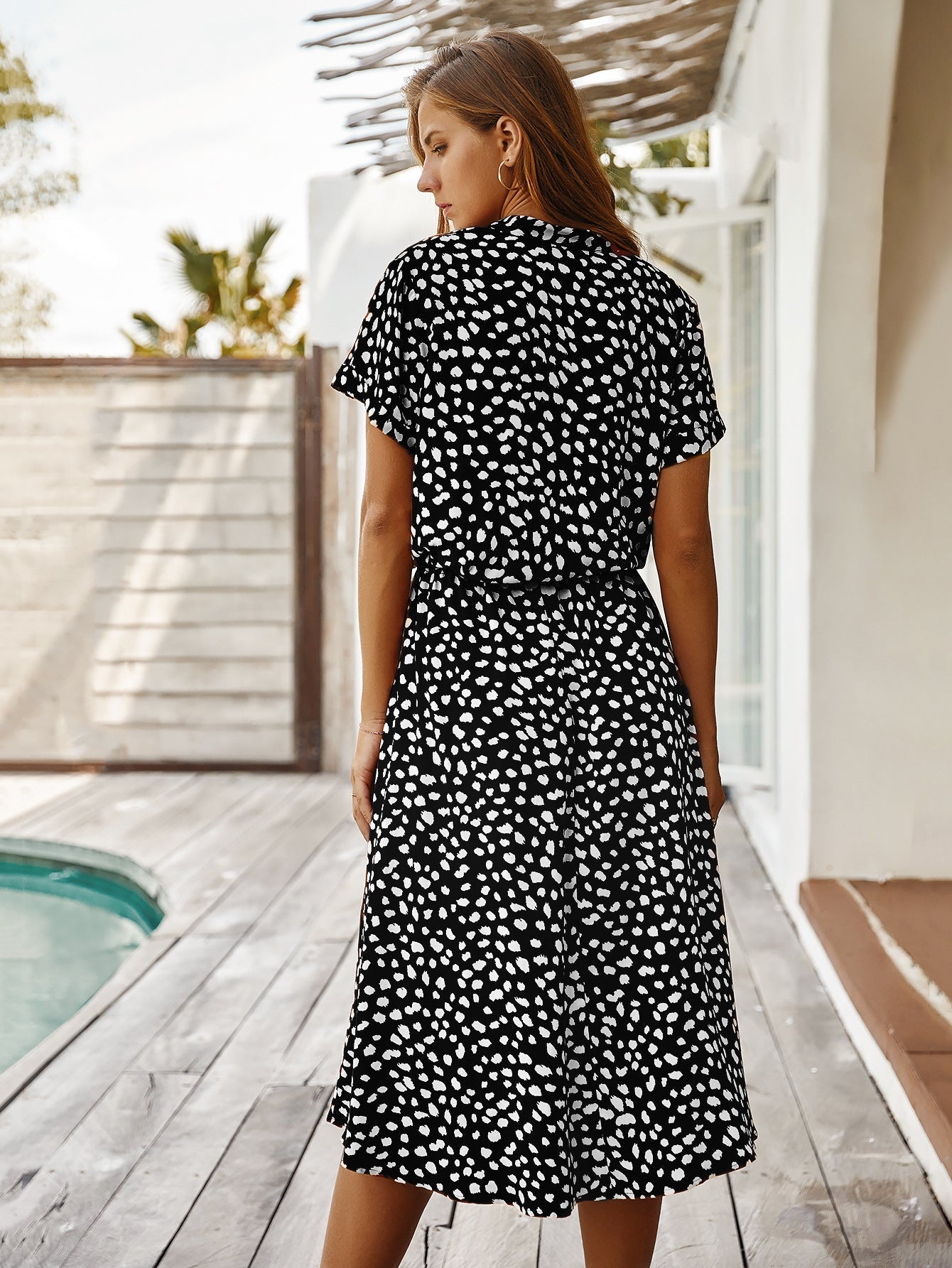 Well Tailored Dress with a Graceful Silhouette