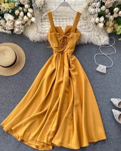 Classic Vintage Dress with a Flattering Fit
