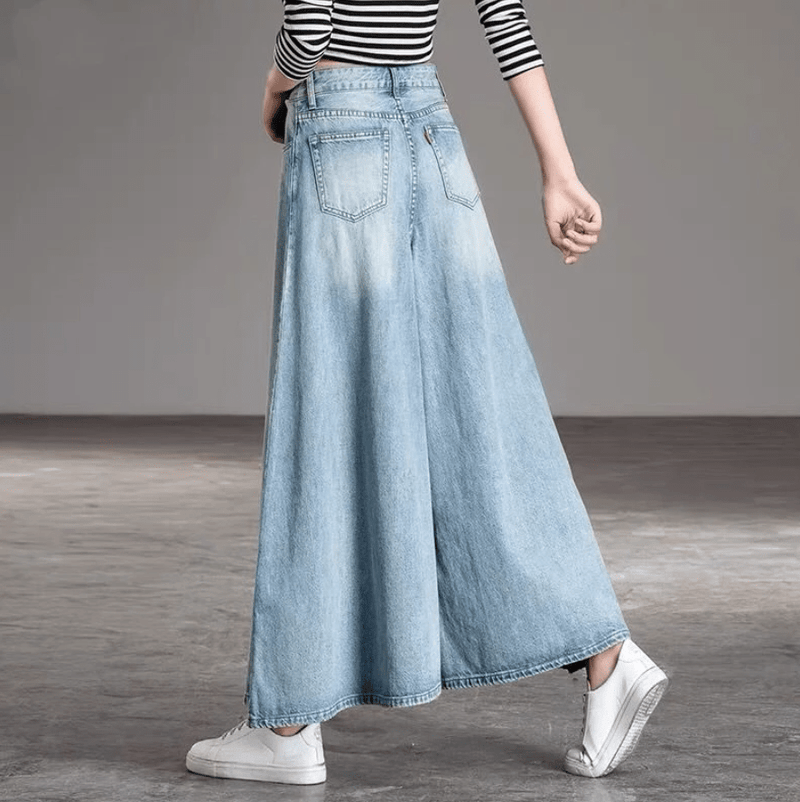 Effortlessly Elegant Garment with a Timeless Design