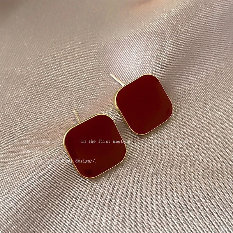 Romantic Pearl Earring for Special Moments