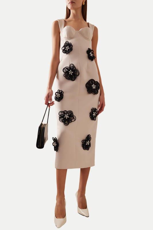 Well Tailored Dress with a Graceful Silhouette