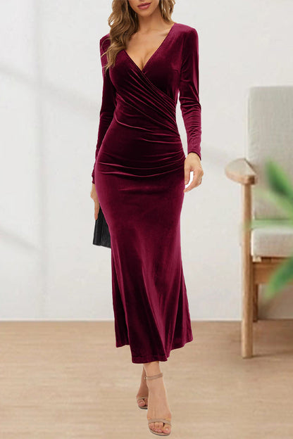 Effortlessly Elegant Dress with a Timeless Design