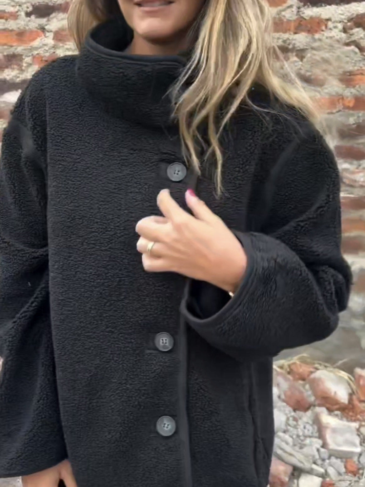 Elegantly Styled Coat for Everyday Wear