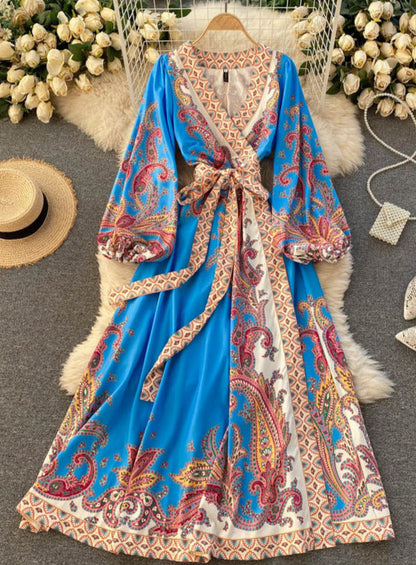 Classic Vintage & Enduringly Stylish Dress