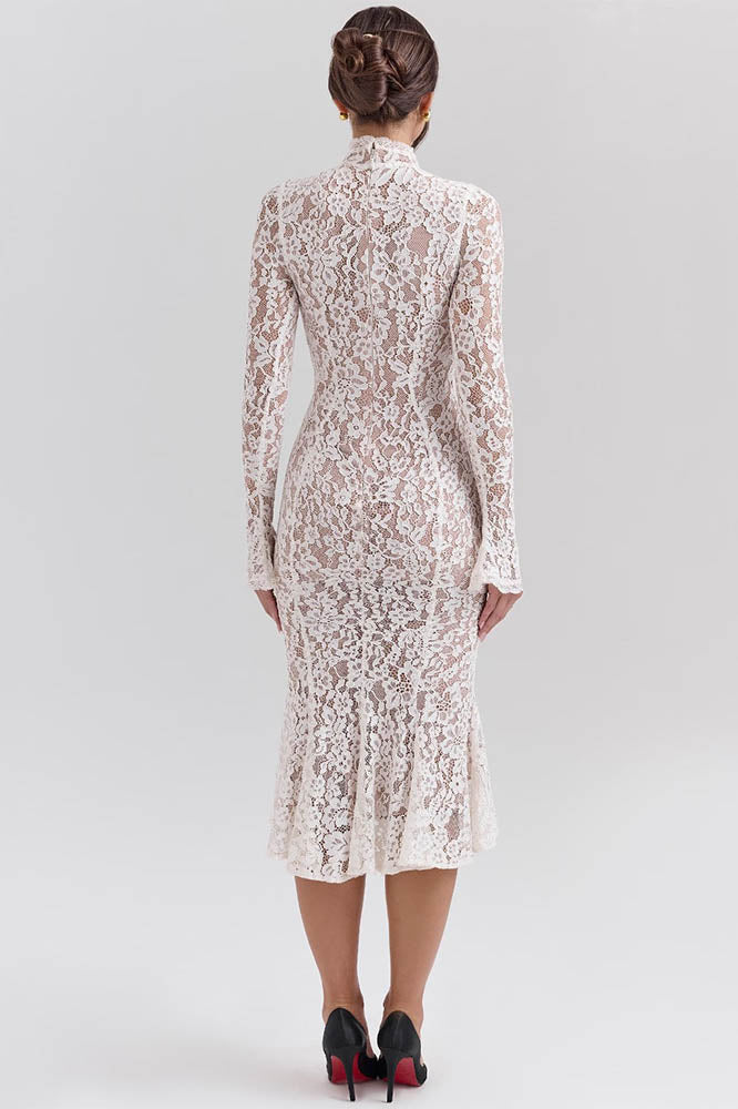 Gracefully Styled Dress for Any Occasion