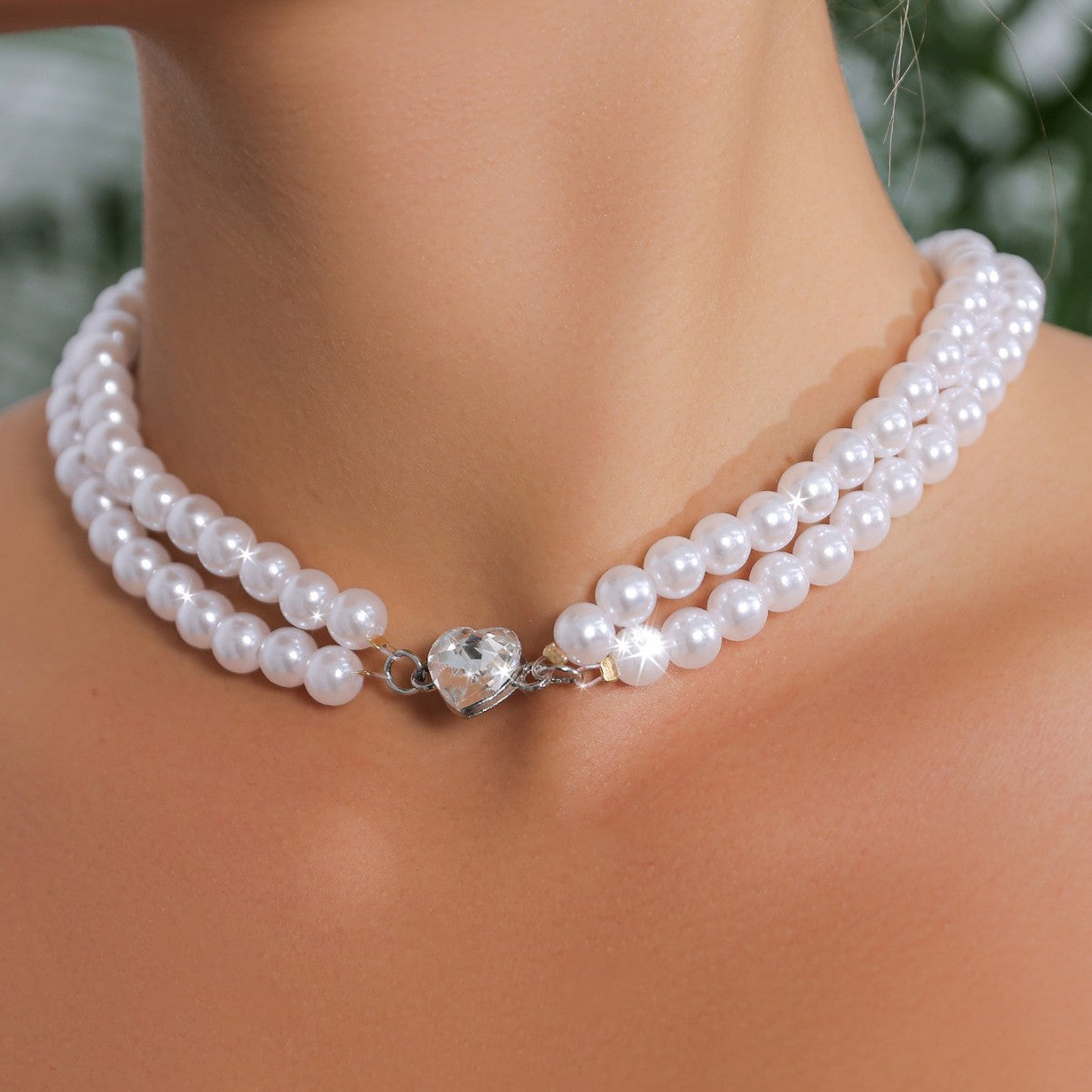 Beautiful Pearl Necklace with Unique Style