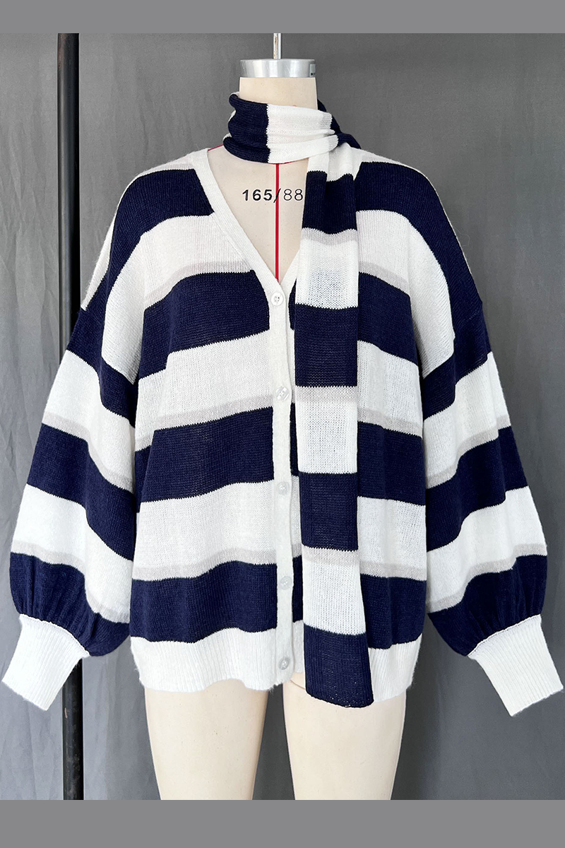 Effortlessly Elegant Cardigan with a Timeless Design