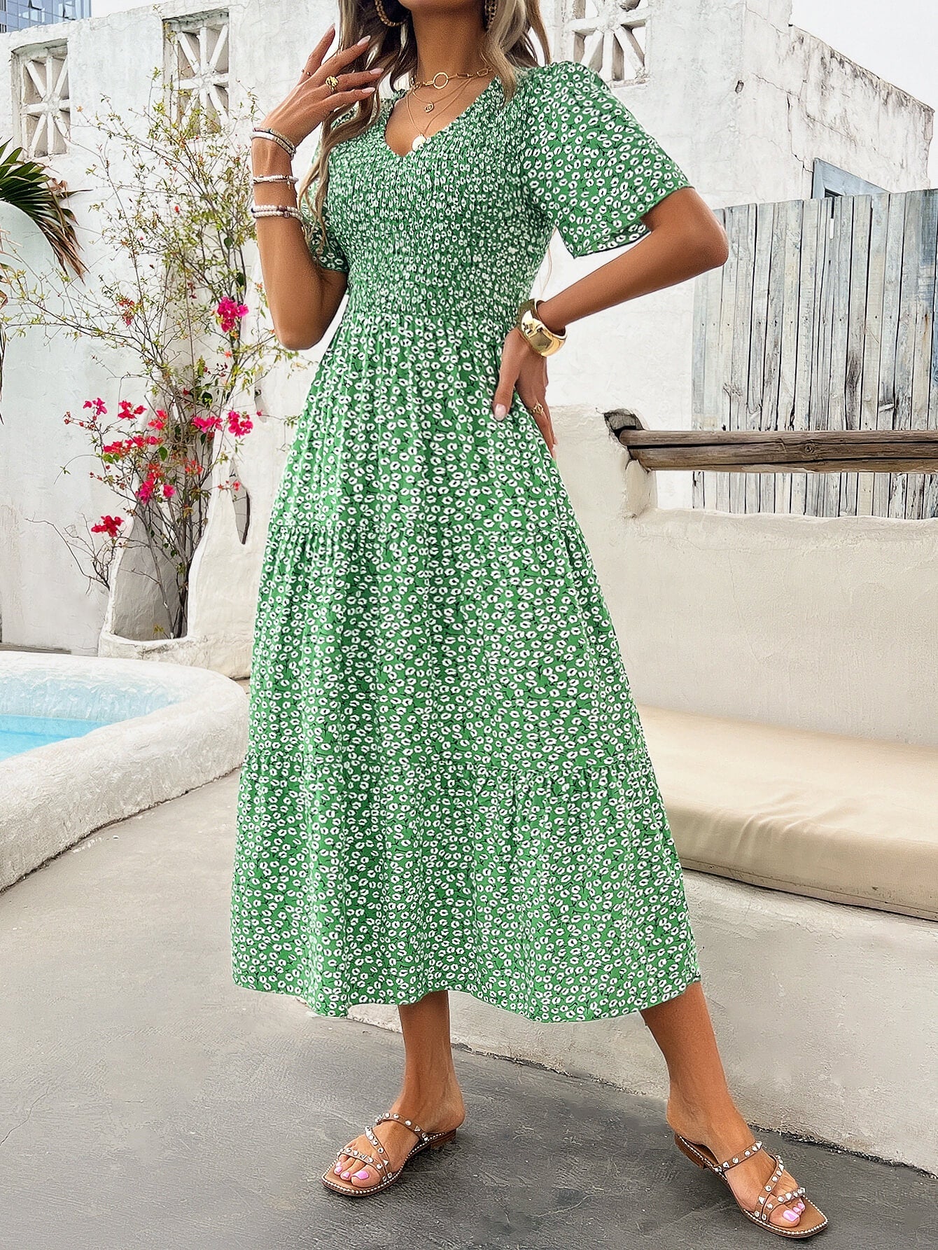 Gracefully Styled Dress for Any Occasion