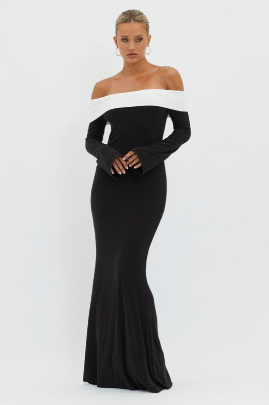 Beautifully Finished Dress in a Timeless Design