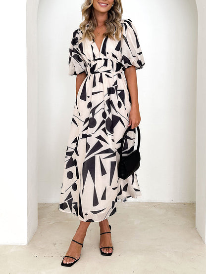 Well Tailored Dress with a Graceful Silhouette