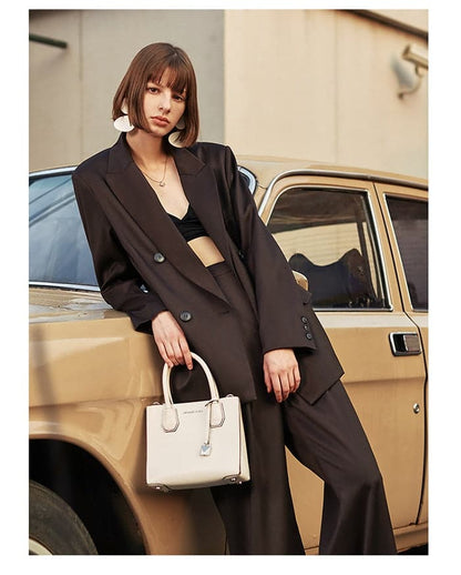 Sophisticated Garment with a Clean Classic Look