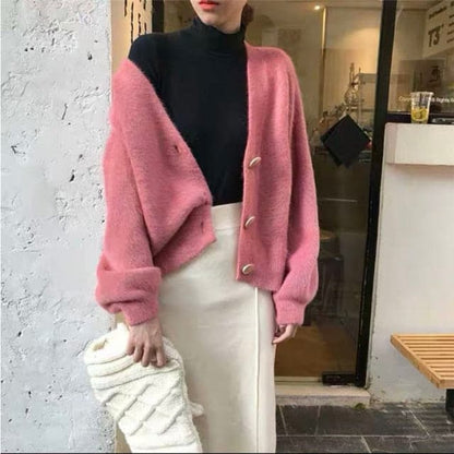 Well Tailored Cardigan with a Graceful Silhouette