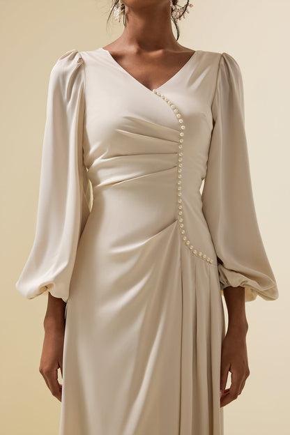 Beautifully Finished Dress in a Timeless Design