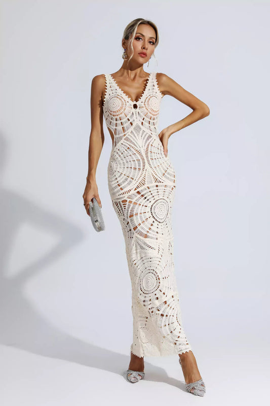 Beautifully Finished Dress in a Timeless Design