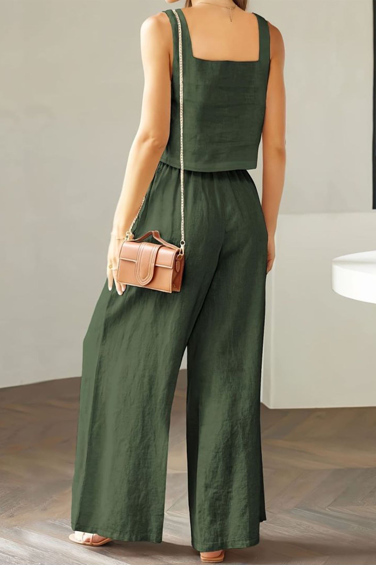 Well Tailored Pants with a Graceful Silhouette