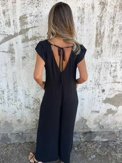 Effortlessly Elegant Garment with a Timeless Design