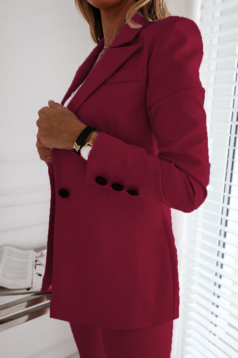 Effortlessly Elegant Garment with a Timeless Design