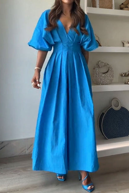 Effortlessly Elegant Dress with a Timeless Design