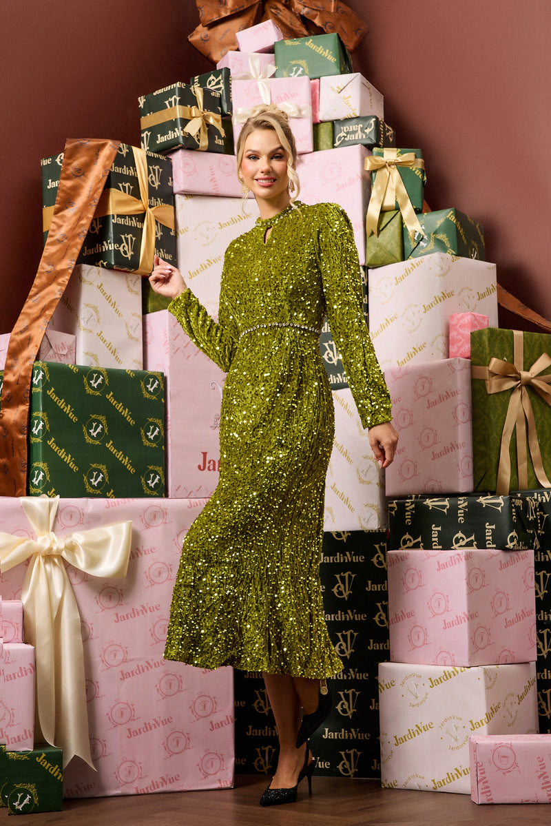 Classic Vintage Dress with a Flattering Fit
