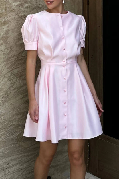 Beautifully Finished Dress in a Timeless Design