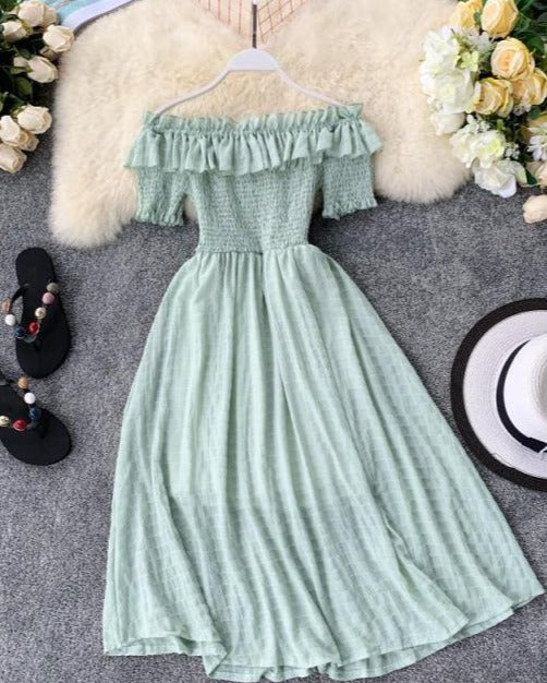 Classic Vintage Dress with a Flattering Fit