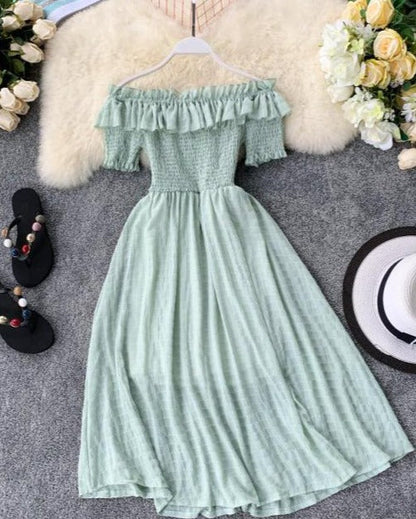 Classic Vintage Dress with a Flattering Fit