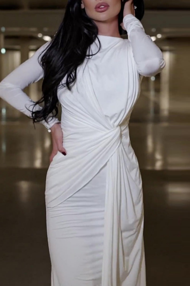 Well Tailored Dress with a Graceful Silhouette