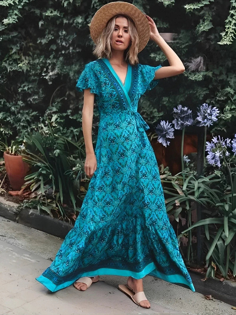 Gracefully Styled Dress for Any Occasion