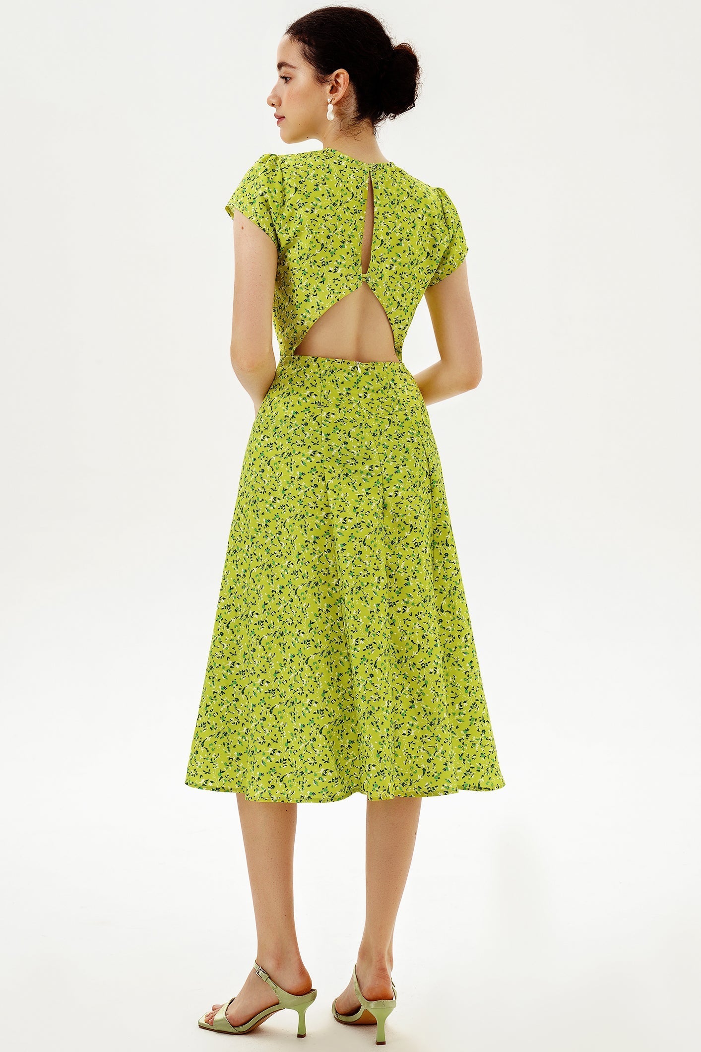 Polished Dress with an Effortless Classic Look