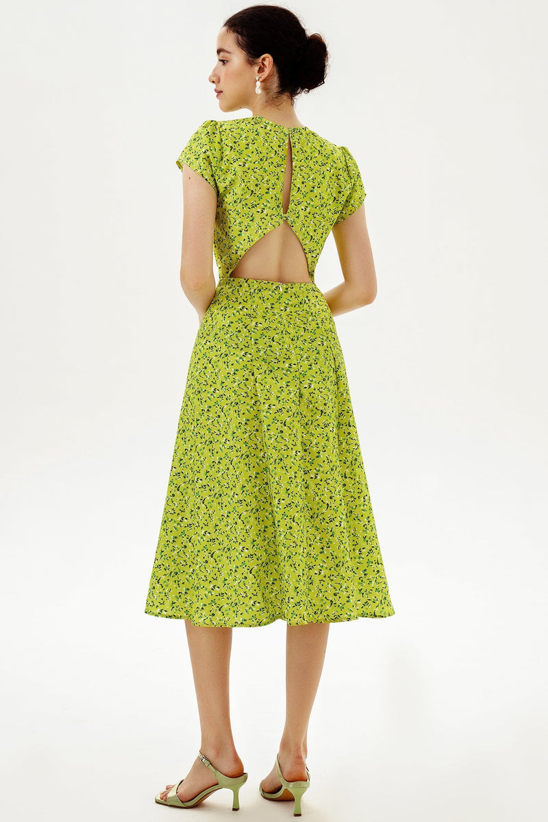 Polished Dress with an Effortless Classic Look