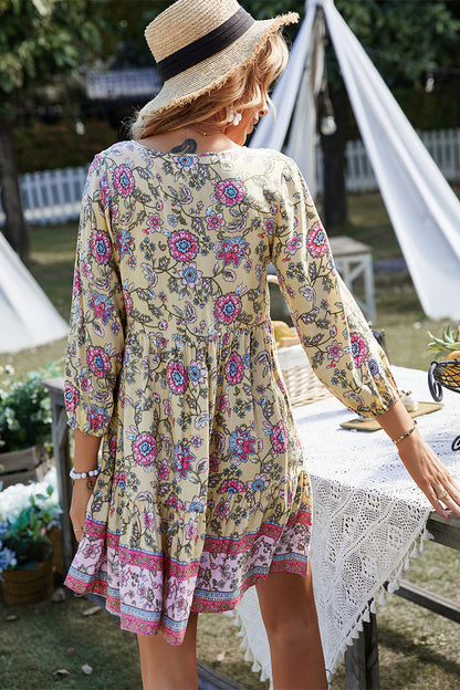 Classic Vintage Dress with a Flattering Fit