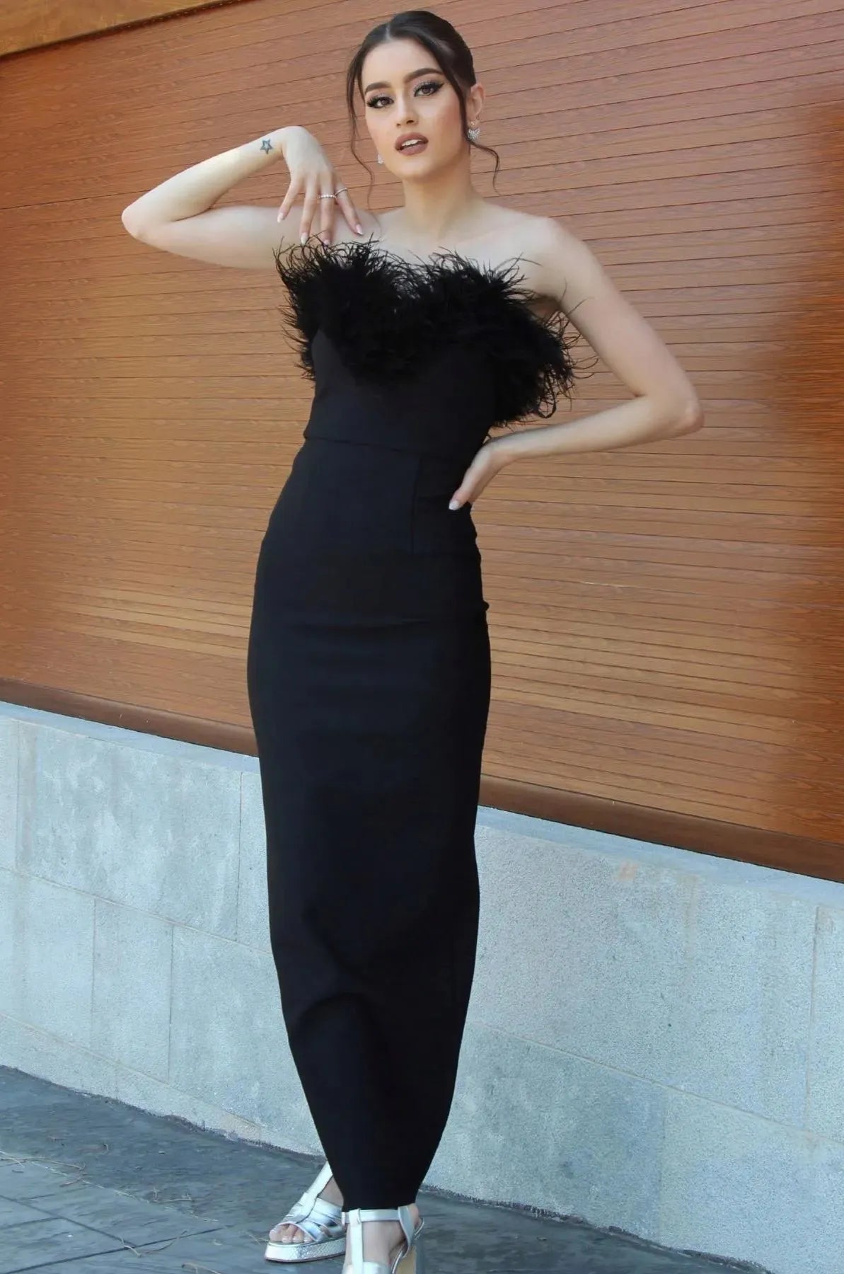 Effortlessly Elegant Dress with a Timeless Design