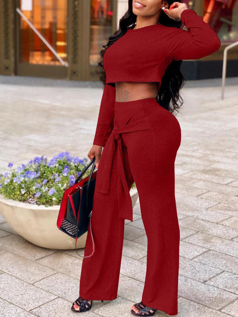 Effortlessly Elegant Pants with a Timeless Design