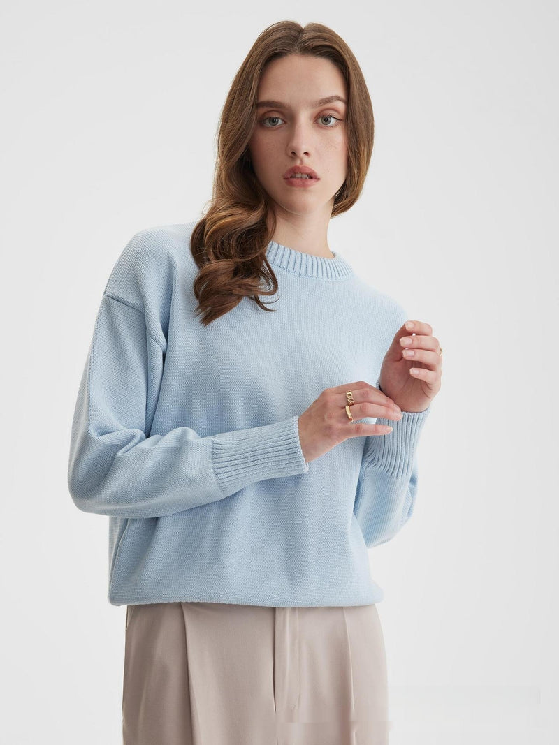 Effortlessly Elegant Sweater with a Timeless Design