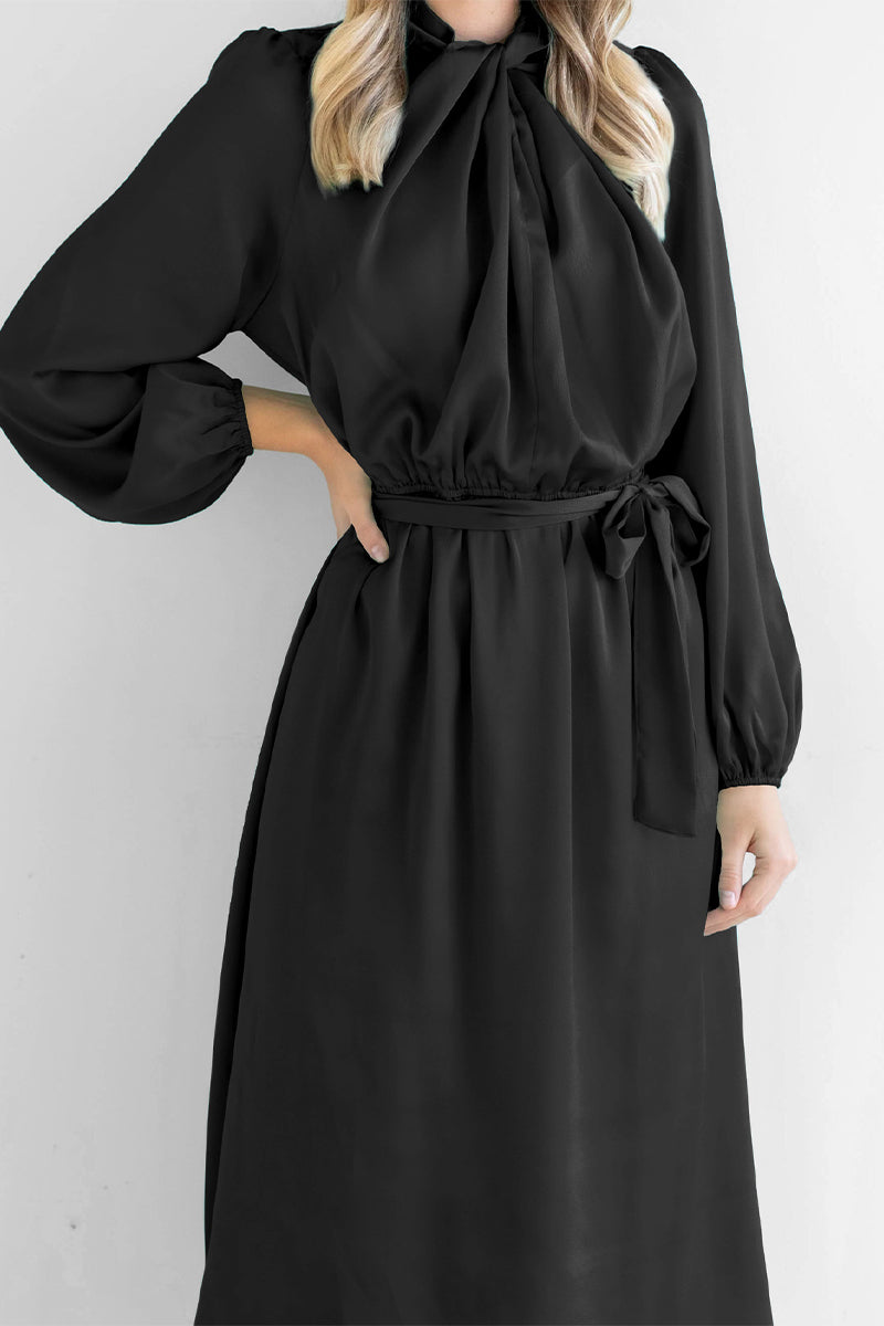 Well Tailored Dress with a Graceful Silhouette